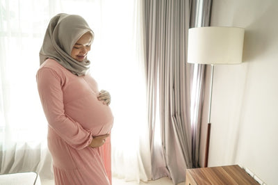 6 Cara Memilih Baju Ibu Hamil Muslimah yang Nyaman dan Modis