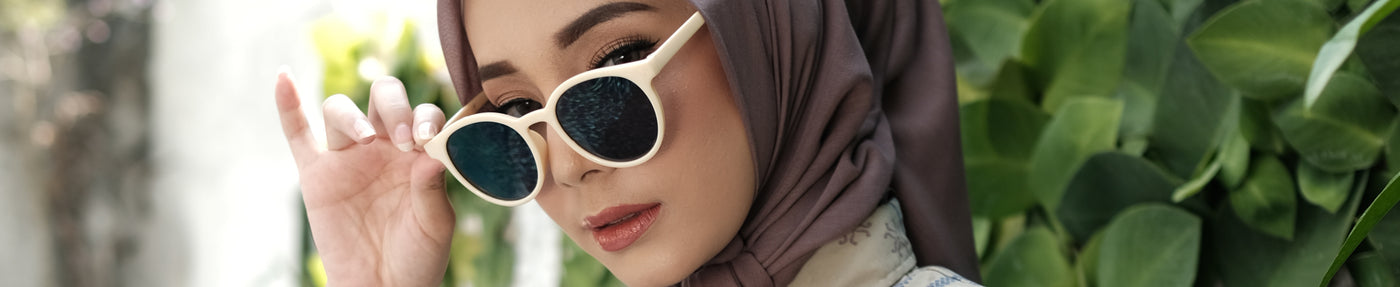 Tips dan Trik Memakai Hijab Dengan Kacamata