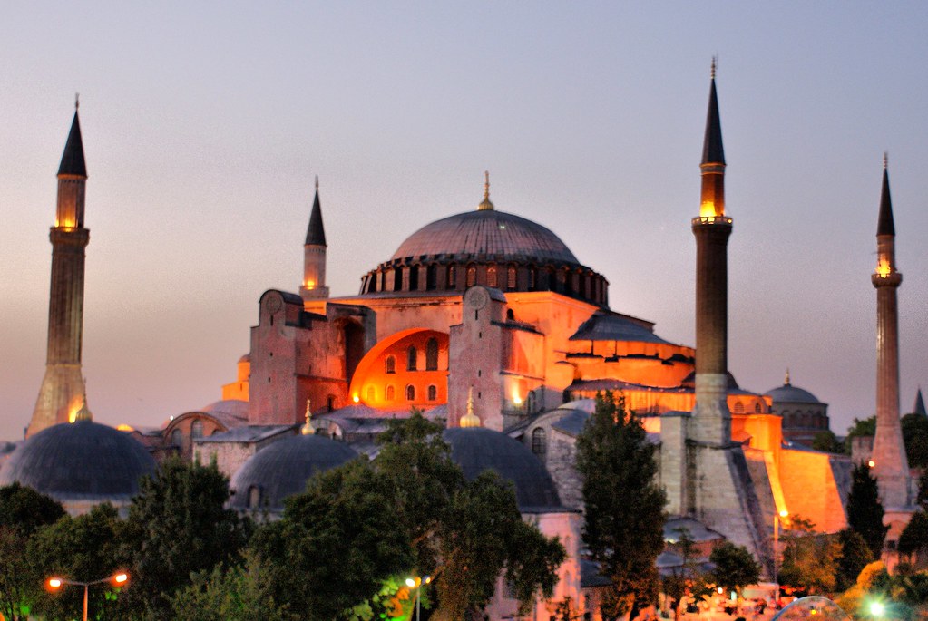 Hagia Sophia dan Kisahnya dalam Peradaban Islam di Turki